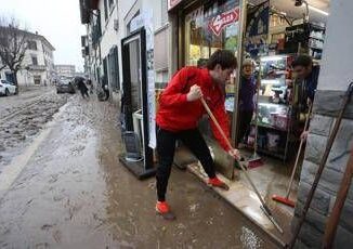 Maltempo in Toscana meteo migliora Arno in lenta discesa a Firenze