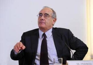 Massimo Franco Politica imbrigliata dalle priorita internazionali