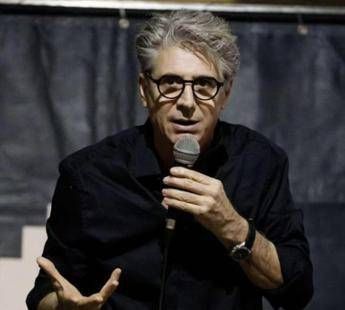 Mauro Fratini porta in scena “Ci vorrebbe un miracolo” al Teatro de’ Servi