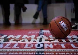 Nba, incubo Dallas: rottura del crociato e stagione finita per Irving 3 Nba incubo Dallas rottura del crociato e stagione finita per Irving