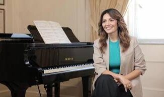Serena Rossi debutta a teatro con l'omaggio alla sua città: "Con SereNata a Napoli realizzo un sogno" 4 Serena Rossi debutta a teatro con lomaggio alla sua citta Con SereNata a Napoli realizzo un sogno