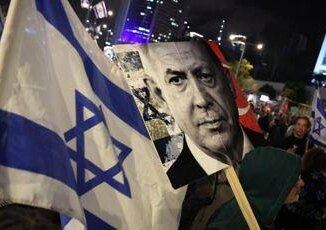 Turchia folla in piazza a Istanbul per Imamoglu Siamo due milioni