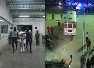 Usa Trump sfida giudici e posta video choc venezuelani deportati in Salvador