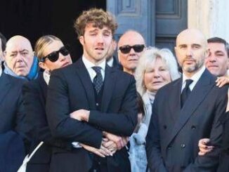 Verissimo Andrea Rizzoli e Paolo Ciavarro ricordano la mamma Eleonora Giorgi Grazie a lei siamo inseparabili