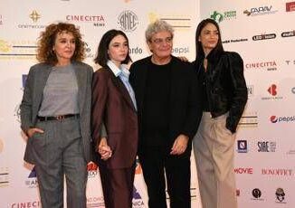 A Cannes 2025 tre film italiani Fuori di Martone concorre per la Palma dOro