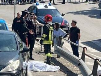 Auto su folla dopo celebrazioni 25 aprile a Lanciano un morto e diversi feriti