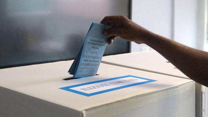 Comunali, ballottaggi in 13 comuni: alle 12 affluenza all’11,88%