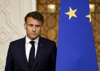 Dazi Macron Pausa fragile dobbiamo proteggerci. Ue Usare 90 giorni con saggezza