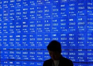 Dazi crollano le Borse asiatiche. Trump esulta Ora i Paesi vogliono trattare