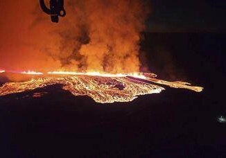 Islanda eruzione vulcanica vicino Grindavik attivate allerte ed evacuazioni