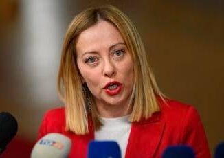 Meloni da Trump per i dazi Francia in ansia per unita Ue