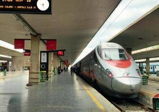 Papa Francesco Trainline per funerali 30 viaggiatori in treno verso Roma il 25 e 26 aprile