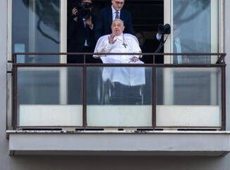 Papa Francesco migliora infezione al Pontefice serve meno ossigeno