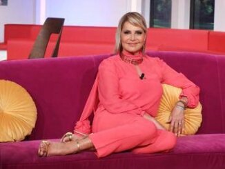 Simona Ventura 60 anni allinsegna di crederci sempre arrendersi mai