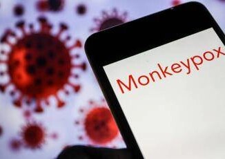 Vaiolo delle scimmie e giallo per un caso di contagio nel Regno Unito