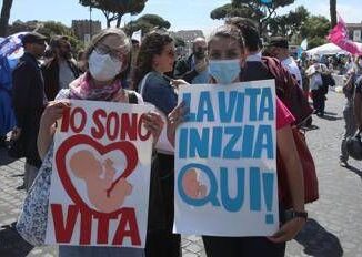 Aborto pro life in piazza a Roma Piena sintonia con Papa Leone XIV su difesa vita