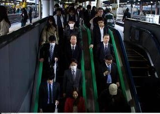 Attacco con coltello in metro a Tokyo ferita una donna