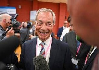 Gb alle amministrative trionfa la destra di Farage notte difficile per i Tory