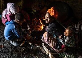 La storia di Fatuma mamma 30enne di 4 figli salvata in Etiopia dalla cecita per tracoma