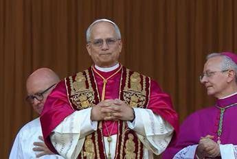 Prevost 267esimo Papa, le prime parole di Leone XIV: “Pace sia con voi, costruiamo ponti”