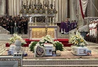 Ragazzi uccisi a Monreale dolore e applausi ai funerali di Salvo Andrea e Massimo
