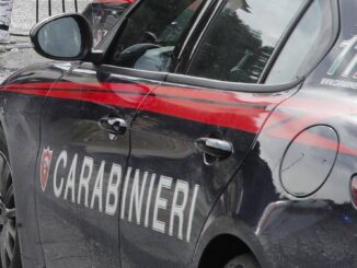 Roma lo trova in compagnia della fidanzata e lo prende a martellate in testa 26enne arrestato