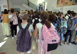 Scuola, Valditara: "Divieto utilizzo cellulari fino a 14 anni in Ue" 5 Scuola Valditara Divieto utilizzo cellulari fino a 14 anni in Ue