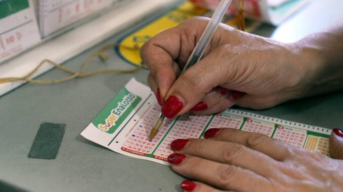 Superenalotto, numeri combinazione vincente 19 giugno