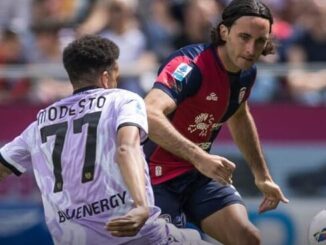 Cagliari vs Udinese 1-2: salvezza rinviata 1 Augello vs Modesto (Foto Social Cagliari Calcio)