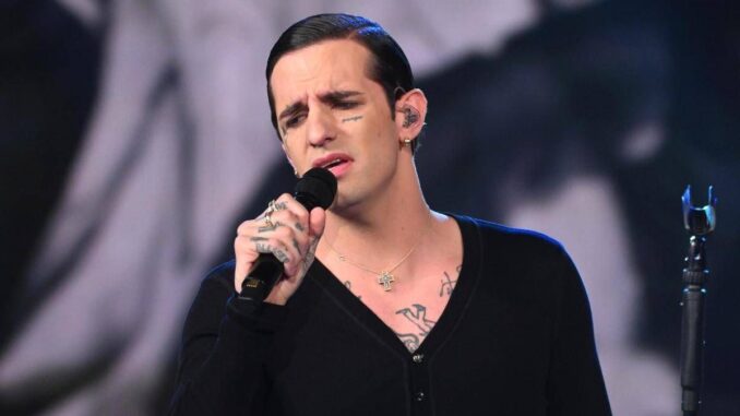 Achille Lauro difende Mengoni da critiche look: “Rispettare scelte artistiche”