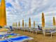 Alba Adriatica auto piomba in spiaggia e ferisce bagnanti