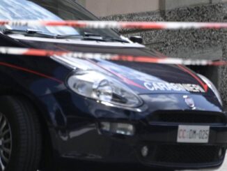 Ancona mamma 30enne morta in casa sulladdome diverse coltellate