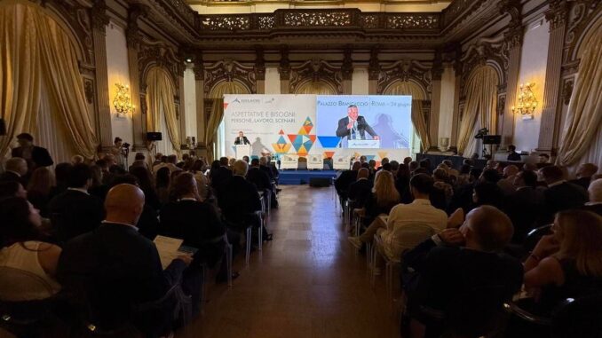 Assolavoro, con le agenzie 2 candidati su 5 impiegati entro un mese
