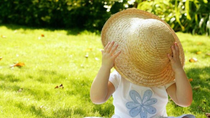 Caldo, pediatri: “Bambini a rischio tra colpi di calore e disidratazione”