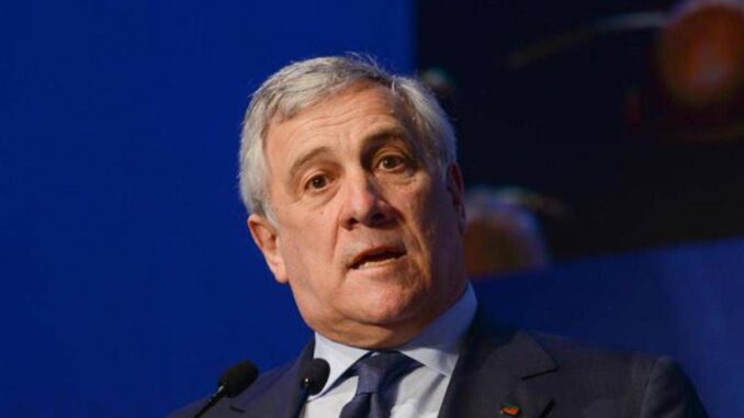 Cittadinanza, Tajani: “Voglio convincere alleati”. Lega: “Non passerà mai”