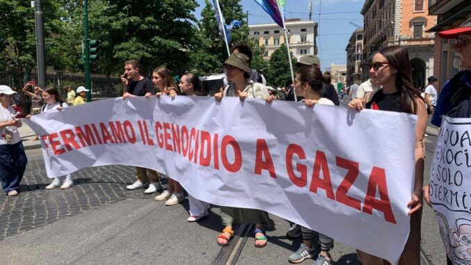 ‘Free Palestine’, il grido della piazza per Gaza a Roma