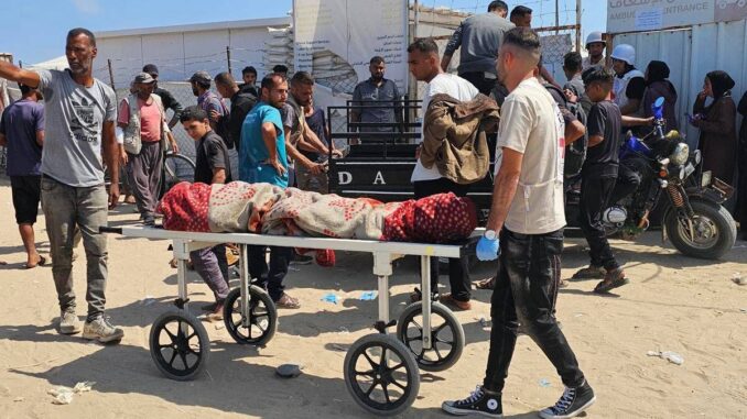 Gaza, “45 palestinesi in attesa di aiuti uccisi da Israele a Khan Younis”