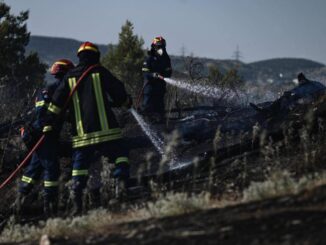 Grecia maxi incendio a Chio evacuati 19 insediamenti
