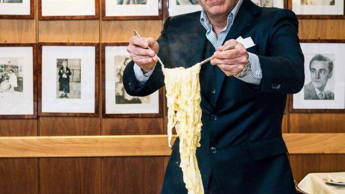 Le Fettuccine Alfredo? “Un’alchimia di soli 3 ingredienti, diffidate dalle imitazioni”