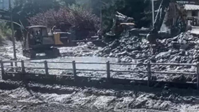 Maltempo, esondazione a Bardonecchia: torna incubo a due anni dall’alluvione. Sindaca: “Restate in casa”