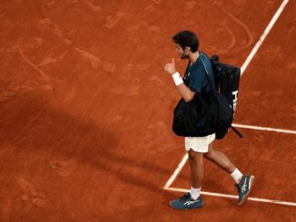 Musetti, infortunio e ritiro in semifinale Roland Garros: cosa è successo 1 Musetti infortunio e ritiro in semifinale Roland Garros cosa e successo