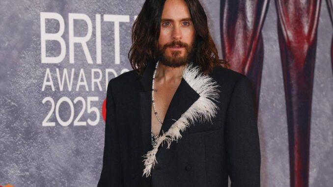 Nove donne accusano Jared Leto di abusi sessuali, lui nega: “Tutto falso”
