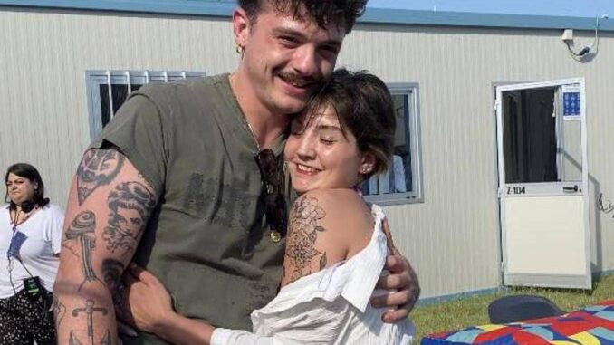 Olly realizza il sogno di Aurora. La fan uscita dal coma: “La tua voce mi ha aiutata”