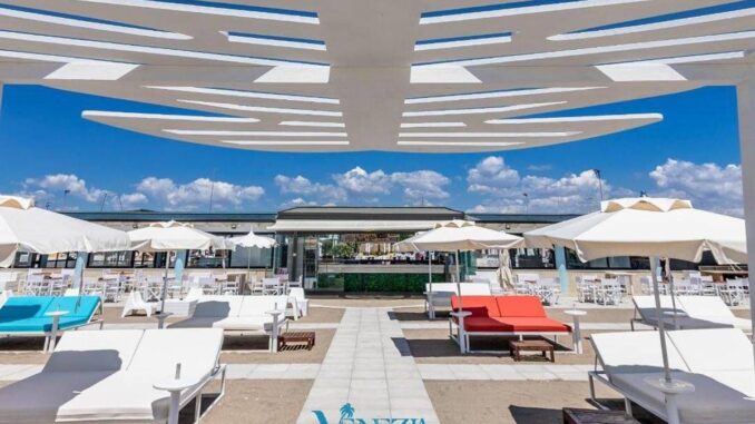 Ostia, gestore stabilimento Venezia: “Sequestro lascia a casa 40 lavoratori”