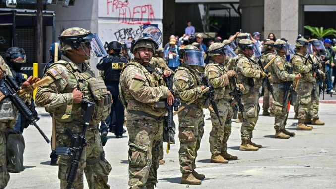 Proteste Los Angeles, corte d’appello autorizza Trump a tenere Guardia Nazionale