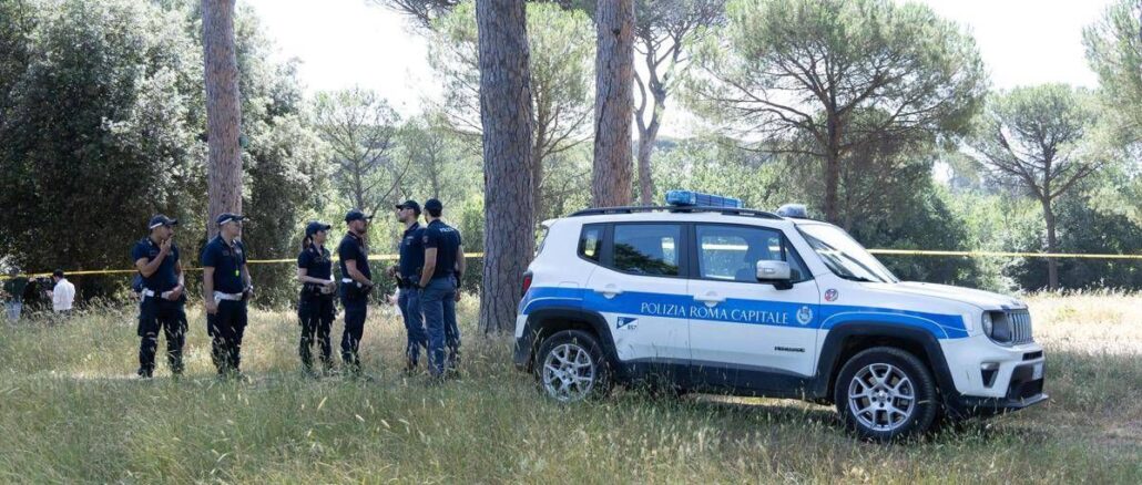Roma Chi lha visto pubblica foto donna Villa Pamphili e delluomo fermato