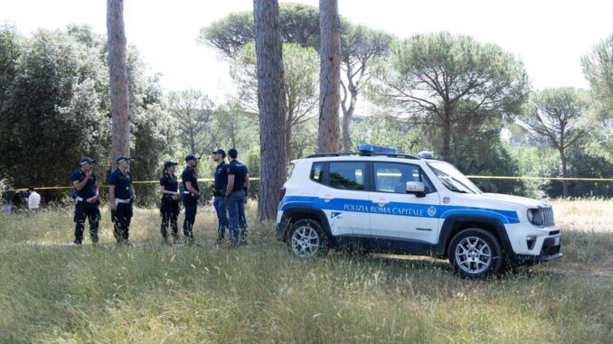 Roma, ‘Chi l’ha visto’ pubblica foto donna Villa Pamphili e dell’uomo fermato