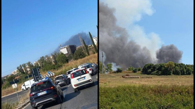 Roma, vasto incendio a Piana del Sole: fiamme verso l’aeroporto di Fiumicino