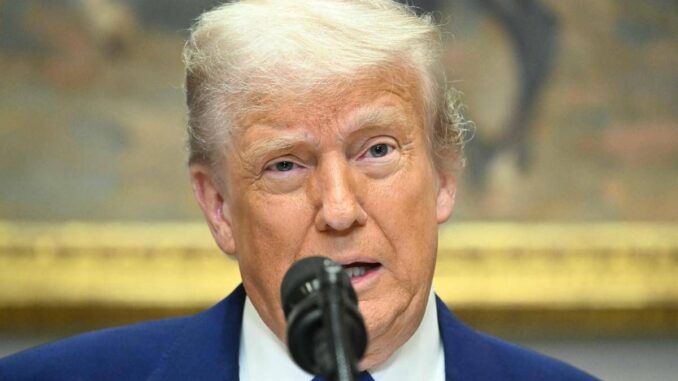 Trump avverte l’Iran: “Deve fare un accordo prima che non rimanga nulla”