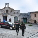 Pula, aiuto cuoco in stato di alterazione aggredisce il personale e ruba un’auto: arrestato